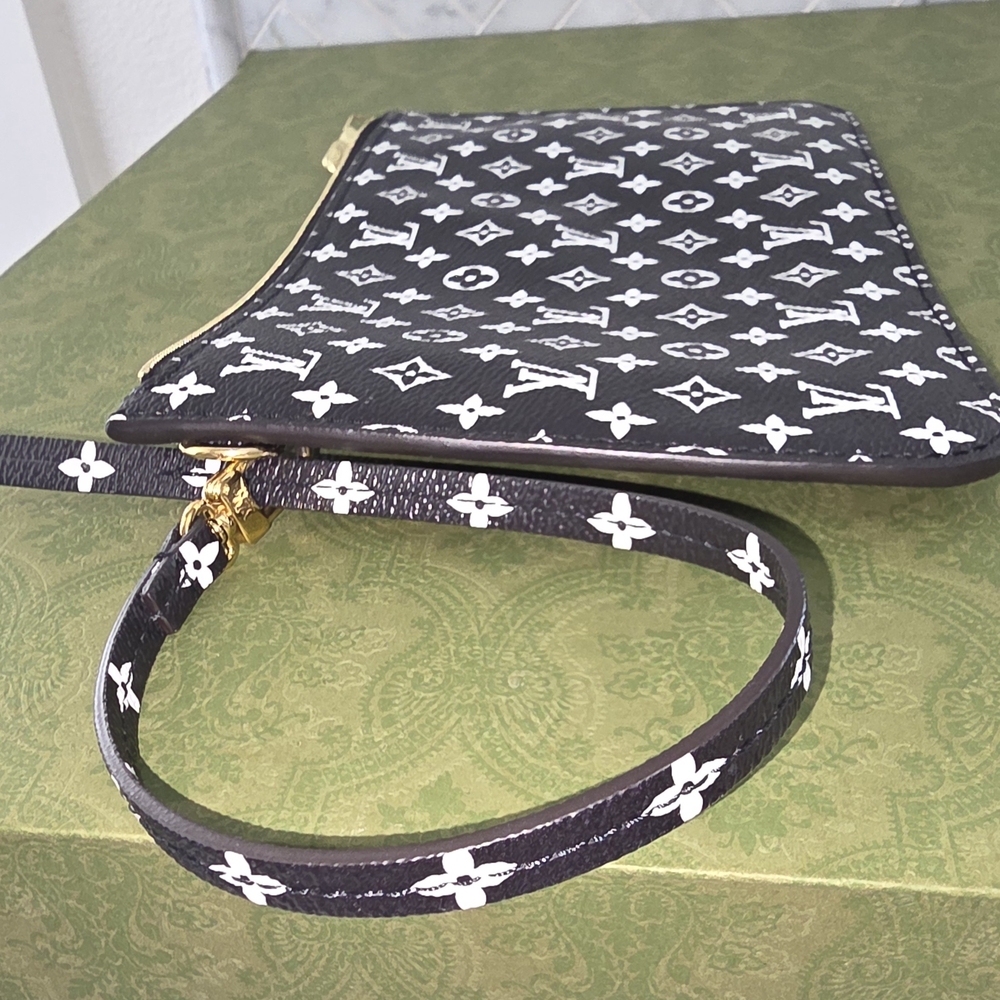 Louis Vuitton Neverfull Black & White Monogram Pouch - Picture 7 of 16